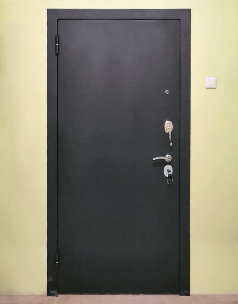 Дверь Эконом класса с графитовым окрасом порошковой краской